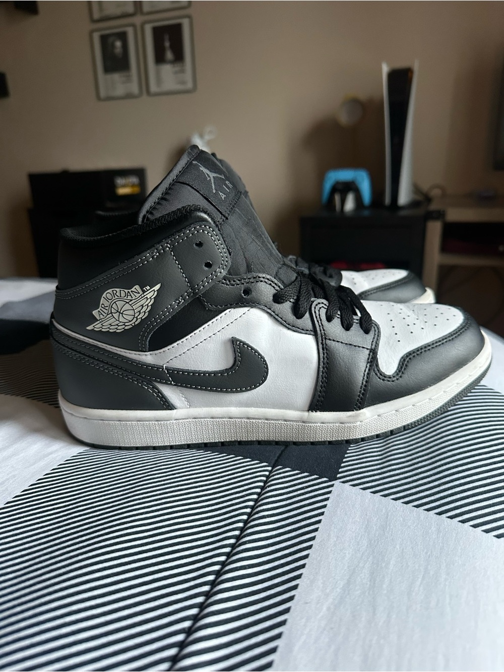 Air Jordan 1 Mid Black White Iron Grey Size 9.5 Mens